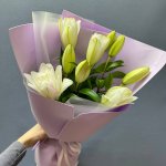 3 Лилии в упаковке. с доставкой по Кирову - Интернет-магазин Дари цветы