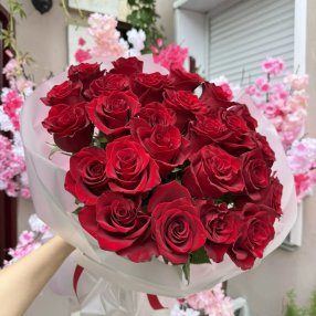 Букет "25 роз эквадор в оформлении❣️" с доставкой по Кирову - Интернет-магазин Дари цветы